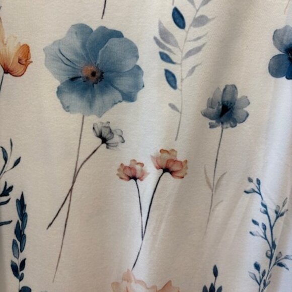 Zeagoo Blue Floral Swing Flare Tunic and 3/4 Sleeves - Picture 4 of 5